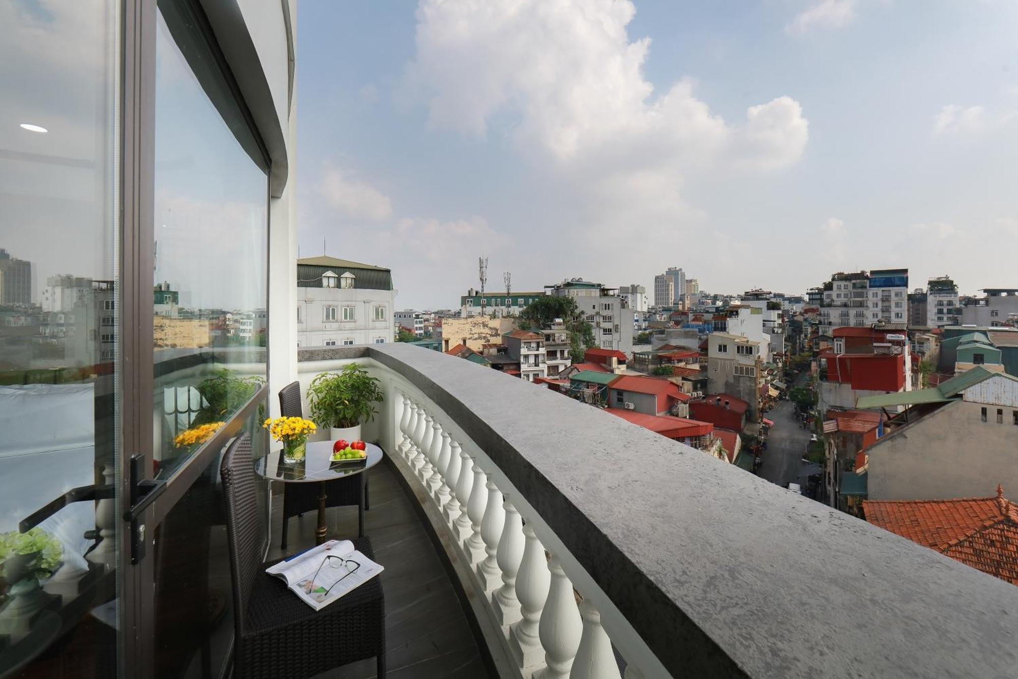 Hanoi Plaza Suite Hotel & Spa Exterior photo