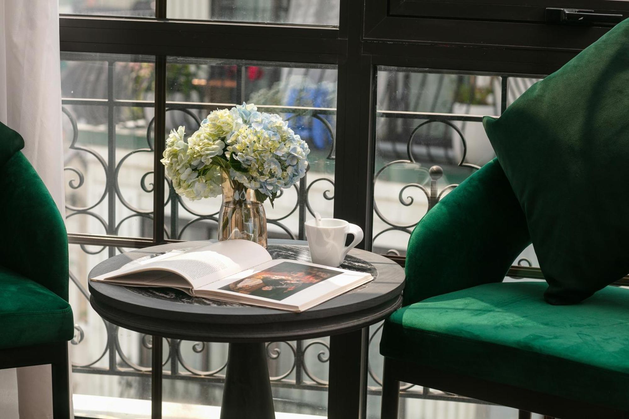Hanoi Plaza Suite Hotel & Spa Exterior photo