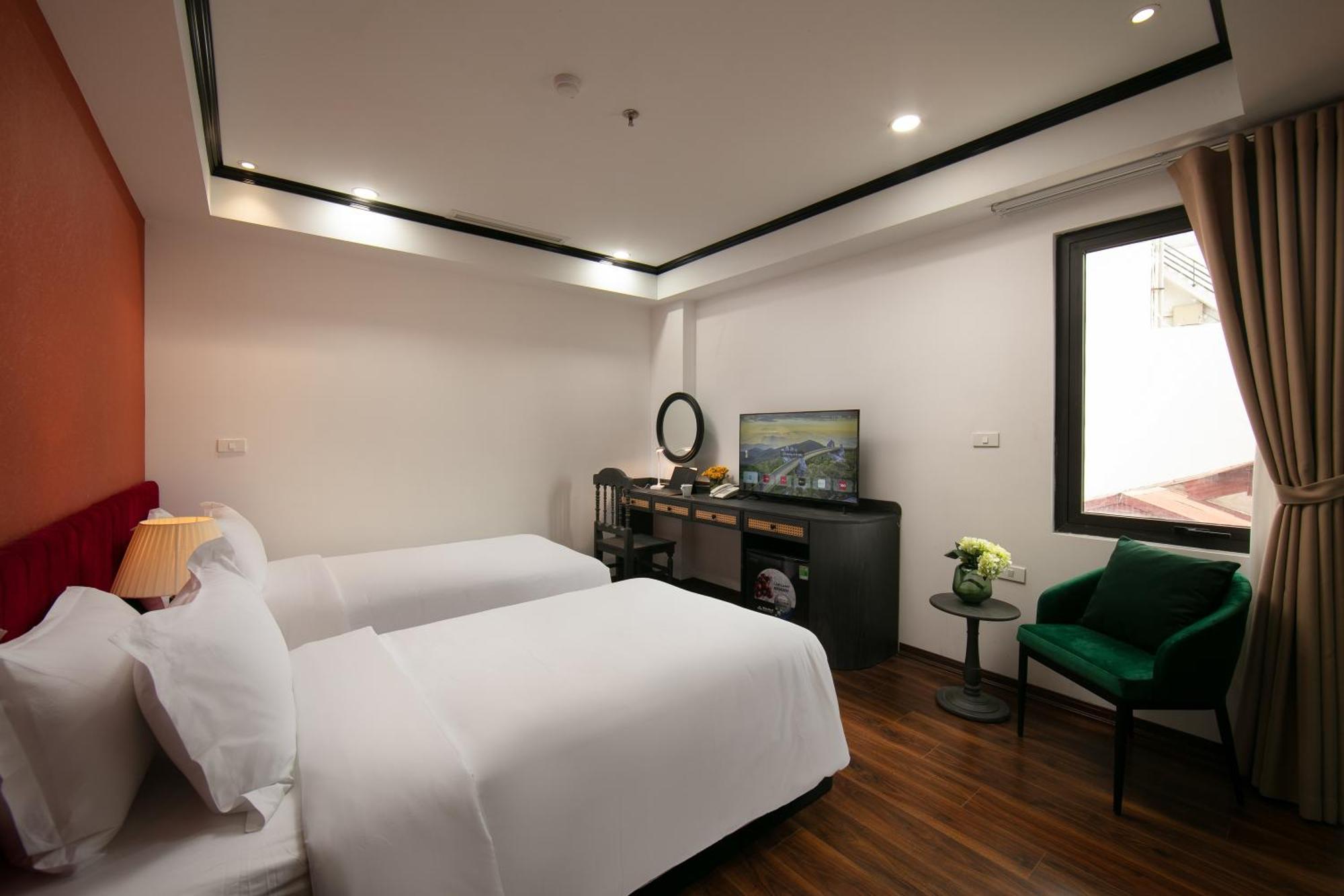 Hanoi Plaza Suite Hotel & Spa Exterior photo