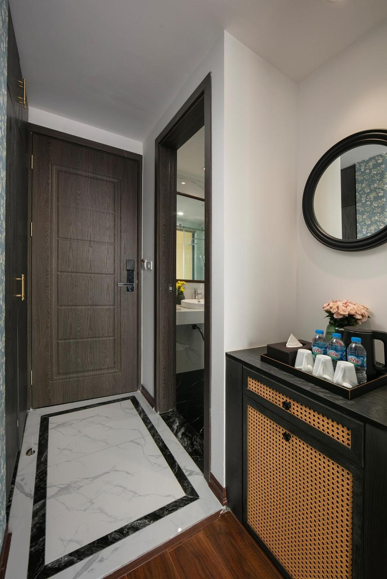 Hanoi Plaza Suite Hotel & Spa Exterior photo