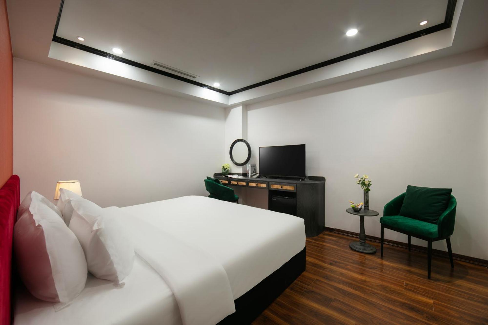 Hanoi Plaza Suite Hotel & Spa Exterior photo